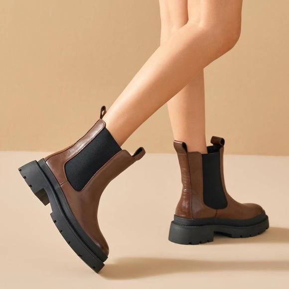 Daphne brown boots- Size 6.5 - Picture 12 of 12